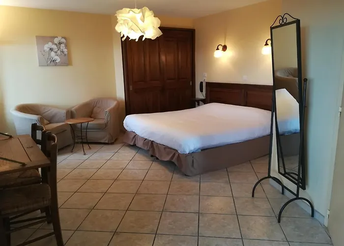 ホテル Logis Hotel-restaurant La Mere Biquette