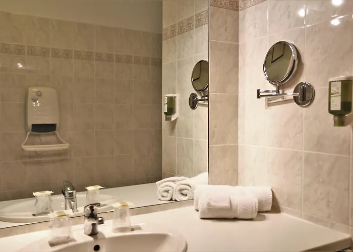 ホテル Logis Hotel-restaurant La Mere Biquette 3*