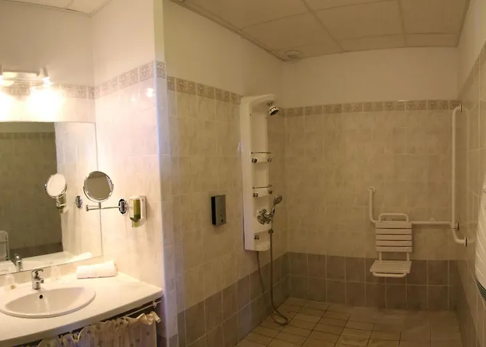 Logis Hotel-restaurant La Mere Biquette ホテル 3*