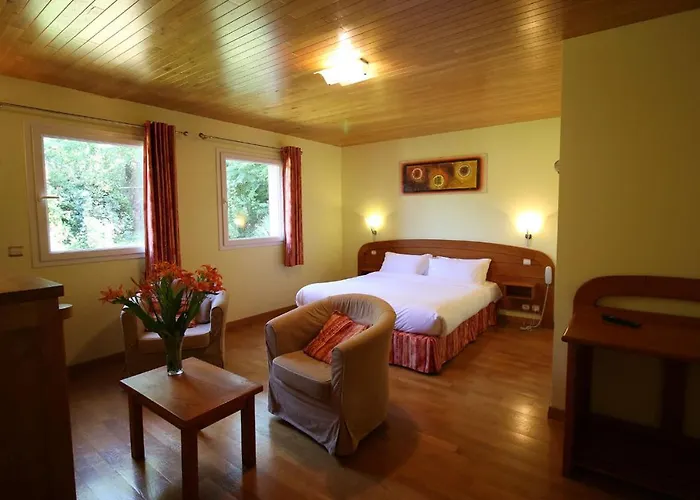 Logis Hotel-restaurant La Mere Biquette 3* Saint-Pons