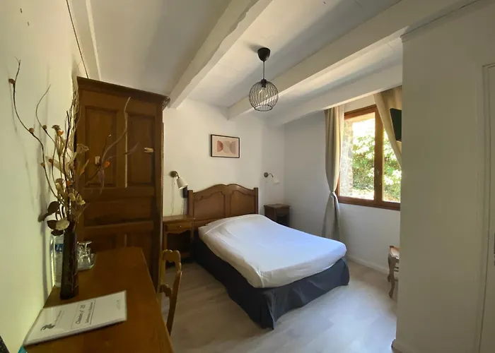 ホテル Logis Hotel-restaurant La Mere Biquette