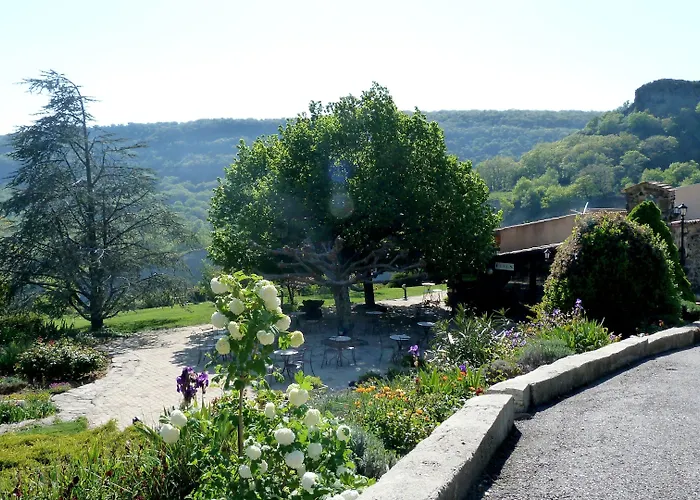 Logis Hotel-restaurant La Mere Biquette ホテル Saint-Pons