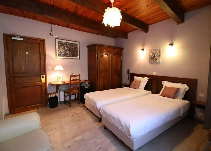 Logis Hotel-restaurant La Mere Biquette 3* Saint-Pons