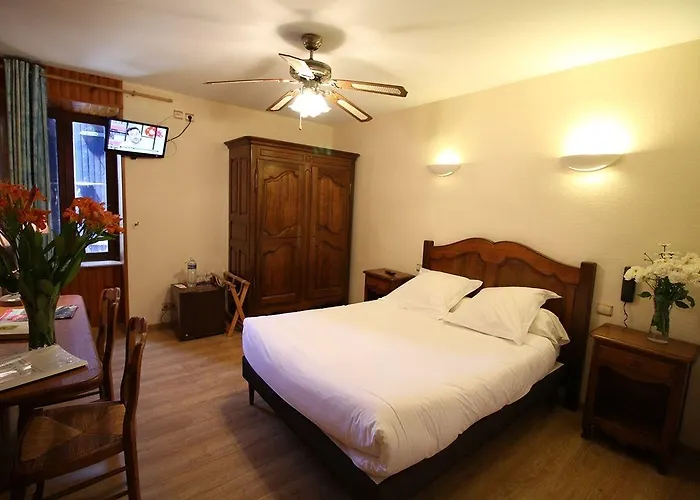 ホテル Logis Hotel-restaurant La Mere Biquette