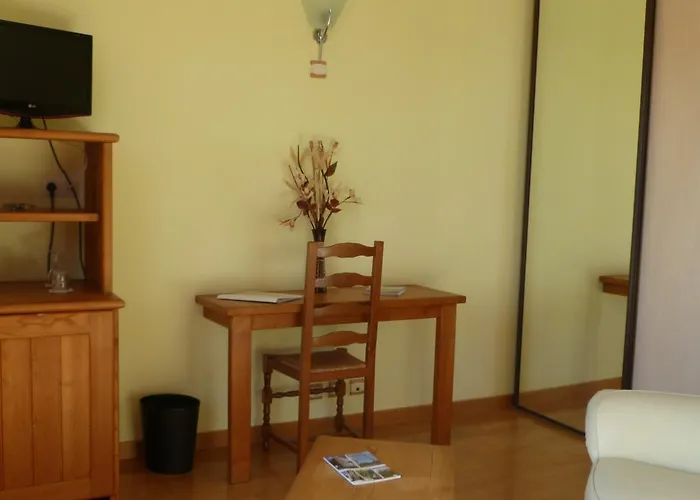 Logis Hotel-restaurant La Mere Biquette ホテル 3*