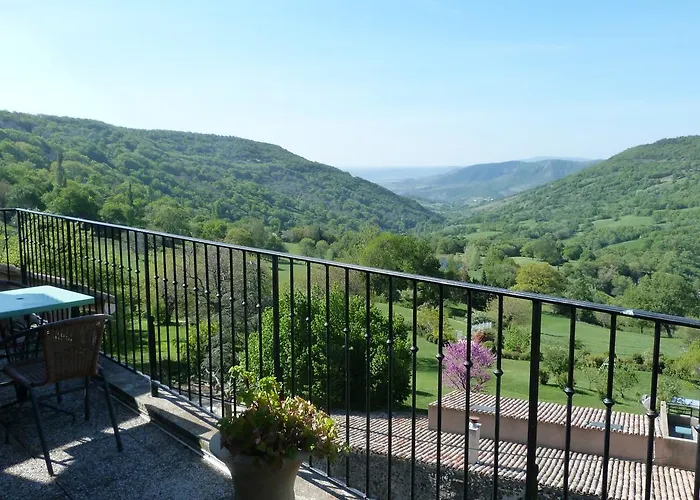 Logis Hotel-restaurant La Mere Biquette Saint-Pons