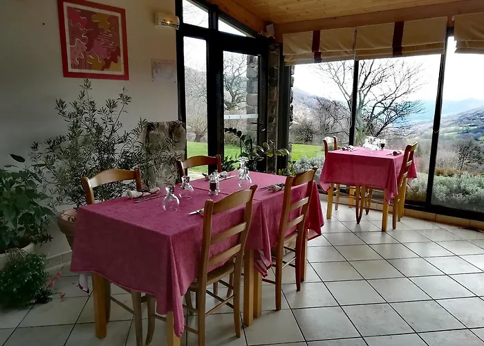Logis Hotel-restaurant La Mere Biquette 3* Saint-Pons
