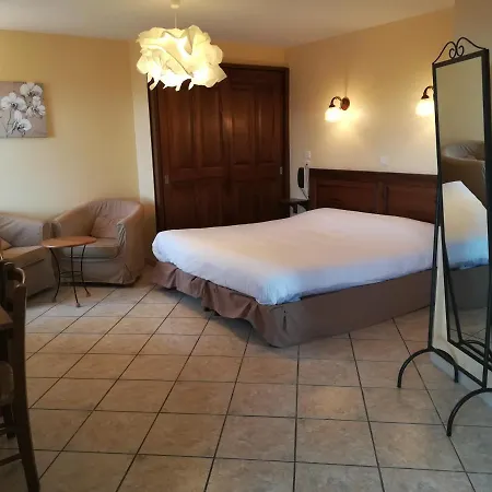Hotel Logis Hotel-restaurant La Mere Biquette