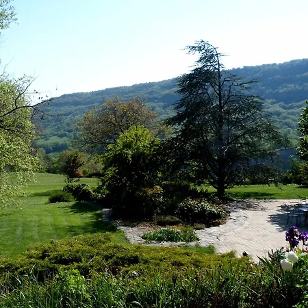 Logis Hotel-restaurant La Mere Biquette Hotel 3*