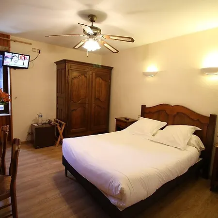 Hotel Logis Hotel-restaurant La Mere Biquette