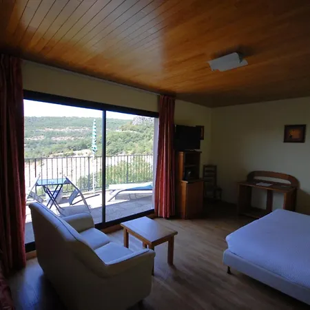 Hotel Logis Hotel-restaurant La Mere Biquette Saint-Pons (Ardeche)