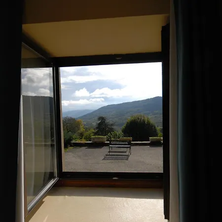 Hotel Logis Hotel-restaurant La Mere Biquette 3*