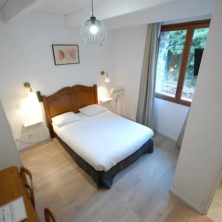 Logis Hotel-restaurant La Mere Biquette Saint-Pons (Ardeche)